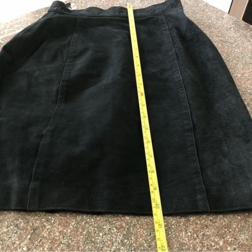 Swede  VINTAGE skirt 80s size 4 see pics for‎ details . Black